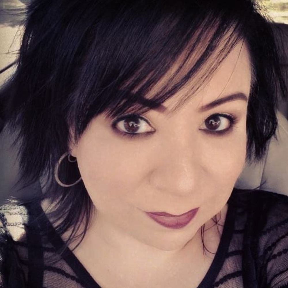 Meet your Posher, Angela